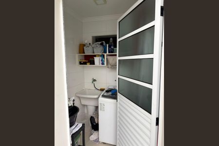 Casa de condomínio à venda com 170m², 3 quartos e 2 vagas Casa de condomínio à venda com 170m², 3 quartos e 2 vagasÁrea de serviço