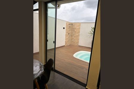 Casa de condomínio à venda com 170m², 3 quartos e 2 vagas Casa de condomínio à venda com 170m², 3 quartos e 2 vagasÁrea externa