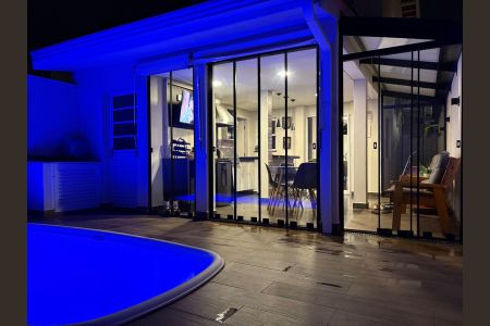 Casa de condomínio à venda com 170m², 3 quartos e 2 vagas Casa de condomínio à venda com 170m², 3 quartos e 2 vagasÁrea externa