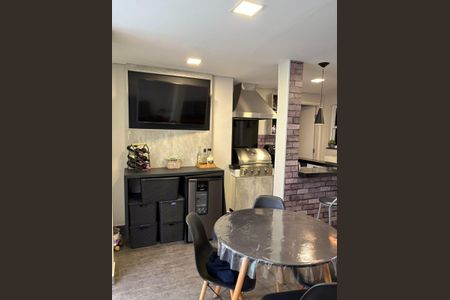 Casa de condomínio à venda com 170m², 3 quartos e 2 vagas Casa de condomínio à venda com 170m², 3 quartos e 2 vagasÁrea externa