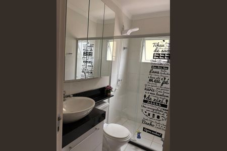 Casa de condomínio à venda com 170m², 3 quartos e 2 vagas Casa de condomínio à venda com 170m², 3 quartos e 2 vagasBanheiro