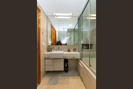 Apartamento para alugar com 104m², 3 quartos e 2 vagas Apartamento para alugar com 104m², 3 quartos e 2 vagasBanheiro da Suíte