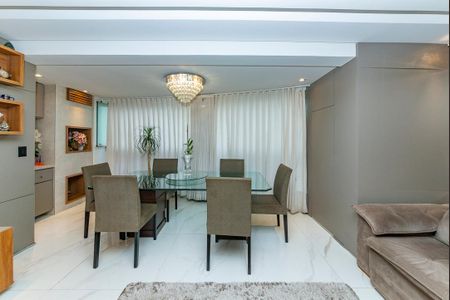 Apartamento para alugar com 104m², 3 quartos e 2 vagas Apartamento para alugar com 104m², 3 quartos e 2 vagasSala