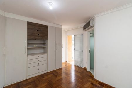 Casa para alugar com 300m², 3 quartos e 3 vagas Casa para alugar com 300m², 3 quartos e 3 vagasSuíte 1