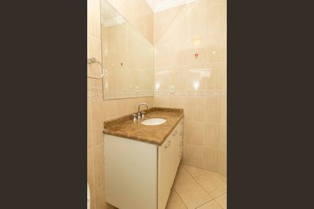 Casa para alugar com 300m², 3 quartos e 3 vagas Casa para alugar com 300m², 3 quartos e 3 vagasBanheiro da Suíte 2