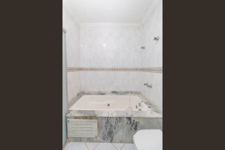 Casa para alugar com 300m², 3 quartos e 3 vagas Casa para alugar com 300m², 3 quartos e 3 vagasBanheiro da Suíte 1