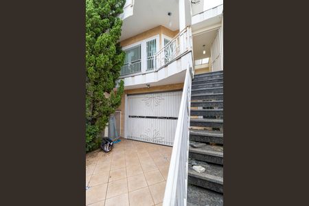 Casa para alugar com 300m², 3 quartos e 3 vagas Casa para alugar com 300m², 3 quartos e 3 vagasEntrada