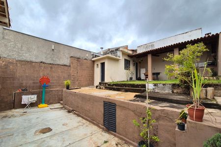 Casa para alugar com 155m², 3 quartos e 2 vagasQuintal
