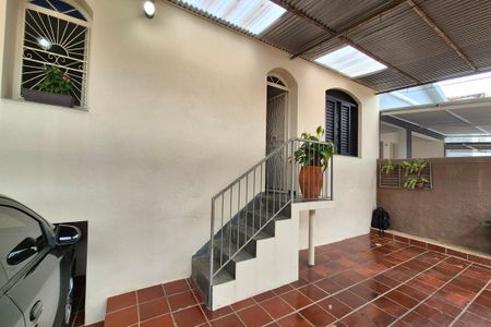 Casa para alugar com 155m², 3 quartos e 2 vagasEscada de Acesso