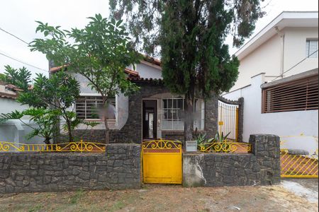 Casa à venda com 100m², 3 quartos e 3 vagasFachada