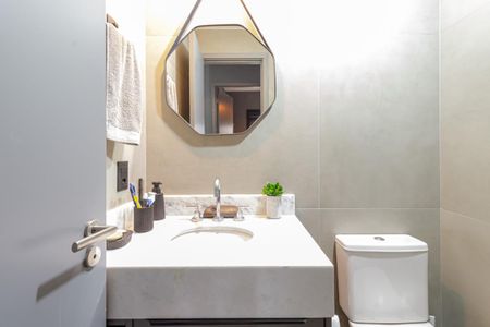 Banheiro de apartamento à venda com 2 quartos, 60m² em Indianópolis, São Paulo