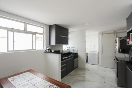 Apartamento à venda com 174m², 4 quartos e 2 vagasCozinha