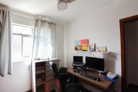 Apartamento à venda com 174m², 4 quartos e 2 vagasQuarto 2