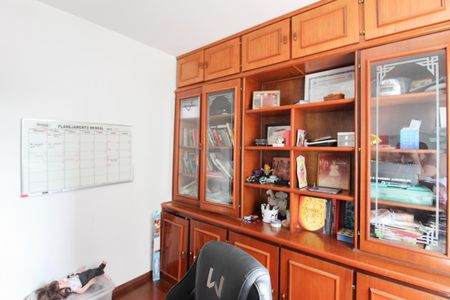 Apartamento à venda com 174m², 4 quartos e 2 vagasQuarto 2