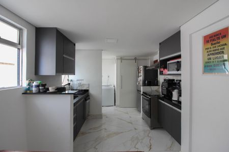 Apartamento à venda com 174m², 4 quartos e 2 vagasCozinha