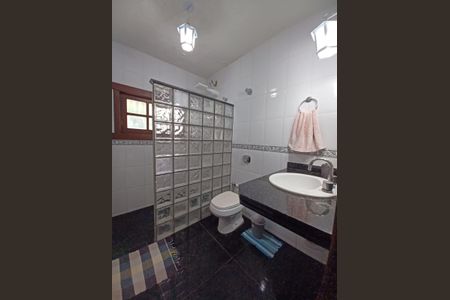 Casa para alugar com 1000m², 4 quartos e 5 vagasBanheiro