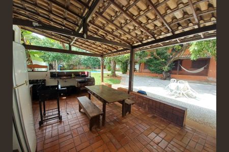 Casa para alugar com 1000m², 4 quartos e 5 vagasÁrea externa