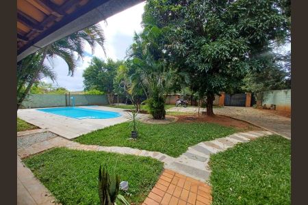 Casa para alugar com 1000m², 4 quartos e 5 vagasÁrea externa