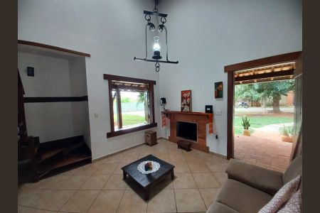 Casa para alugar com 1000m², 4 quartos e 5 vagasSala