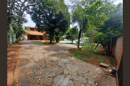 Casa para alugar com 1000m², 4 quartos e 5 vagasÁrea externa