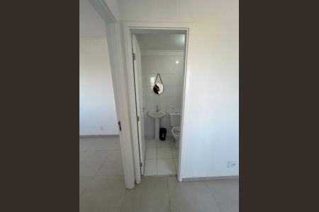 Banheiro de apartamento para alugar com 2 quartos, 38m² em Cidade Satelite Santa Barbara, São Paulo