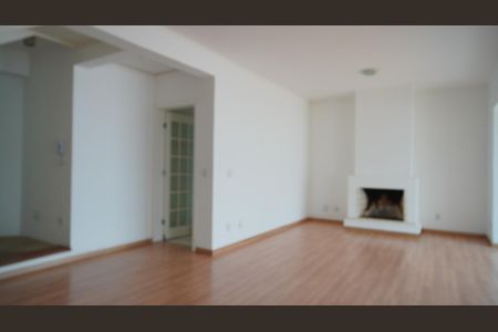 Casa de condomínio para alugar com 200m², 4 quartos e 3 vagas Casa de condomínio para alugar com 200m², 4 quartos e 3 vagasSala