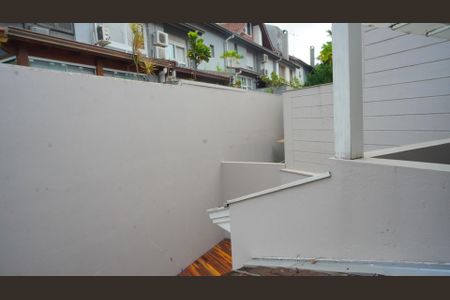 Casa de condomínio para alugar com 200m², 4 quartos e 3 vagas Casa de condomínio para alugar com 200m², 4 quartos e 3 vagasVista da Rua