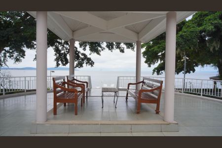 Casa de condomínio para alugar com 200m², 4 quartos e 3 vagas Casa de condomínio para alugar com 200m², 4 quartos e 3 vagasÁrea comum com vista para Rio Guaíba