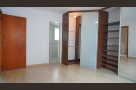 Casa de condomínio para alugar com 200m², 4 quartos e 3 vagas Casa de condomínio para alugar com 200m², 4 quartos e 3 vagasQuarto 1 suite