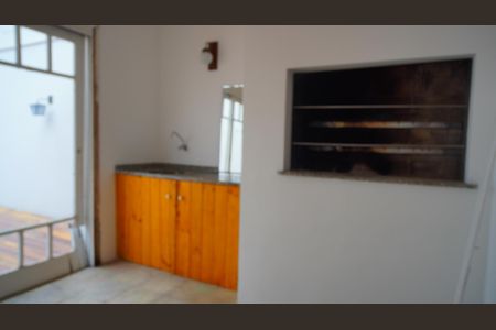 Casa de condomínio para alugar com 200m², 4 quartos e 3 vagas Casa de condomínio para alugar com 200m², 4 quartos e 3 vagasChurrasqueira