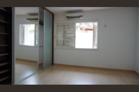 Casa de condomínio para alugar com 200m², 4 quartos e 3 vagas Casa de condomínio para alugar com 200m², 4 quartos e 3 vagasQuarto 1 suite