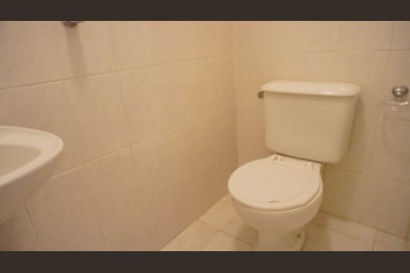 Casa de condomínio para alugar com 200m², 4 quartos e 3 vagas Casa de condomínio para alugar com 200m², 4 quartos e 3 vagasBanheiro 3/ quarto de serviço