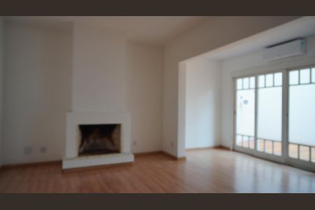 Casa de condomínio para alugar com 200m², 4 quartos e 3 vagas Casa de condomínio para alugar com 200m², 4 quartos e 3 vagasSala / Lareira