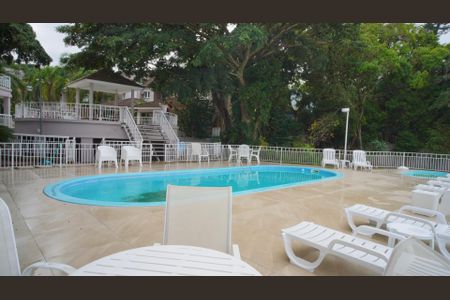 Casa de condomínio para alugar com 200m², 4 quartos e 3 vagas Casa de condomínio para alugar com 200m², 4 quartos e 3 vagasÁrea comum - Piscina