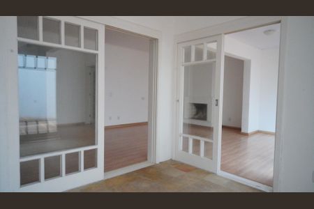 Casa de condomínio para alugar com 200m², 4 quartos e 3 vagas Casa de condomínio para alugar com 200m², 4 quartos e 3 vagasEspaço Gourmet e sala