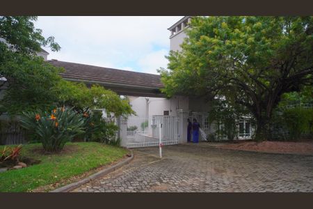 Casa de condomínio para alugar com 200m², 4 quartos e 3 vagas Casa de condomínio para alugar com 200m², 4 quartos e 3 vagasPortaria e entrada do condomínio