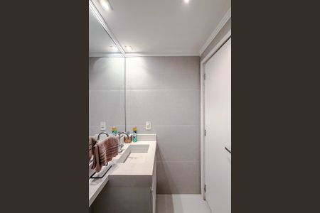 Apartamento à venda com 69m², 2 quartos e 1 vaga Apartamento à venda com 69m², 2 quartos e 1 vagaBanheiro