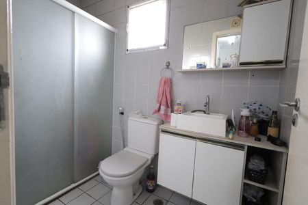 Casa de condomínio à venda com 120m², 3 quartos e 2 vagasBanheiro 2