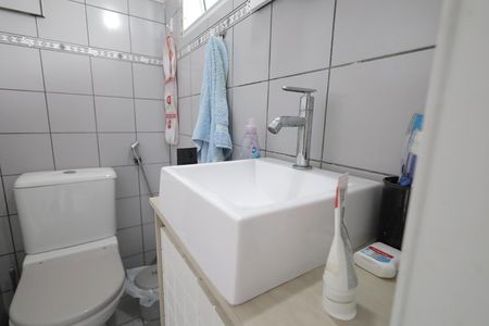 Casa de condomínio à venda com 120m², 3 quartos e 2 vagasBanheiro