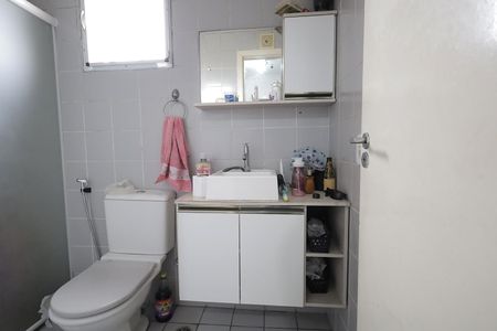 Casa de condomínio à venda com 120m², 3 quartos e 2 vagasBanheiro 2