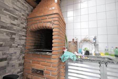 Casa de condomínio à venda com 120m², 3 quartos e 2 vagasChurrasqueira