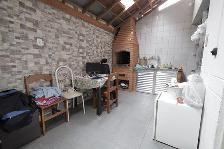 Casa de condomínio à venda com 120m², 3 quartos e 2 vagasChurrasqueira