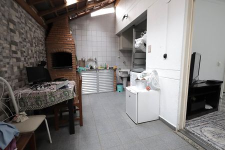 Casa de condomínio à venda com 120m², 3 quartos e 2 vagasChurrasqueira
