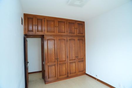 Apartamento à venda com 225m², 4 quartos e 3 vagasQuarto 2