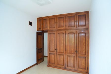 Apartamento à venda com 225m², 4 quartos e 3 vagasQuarto 2