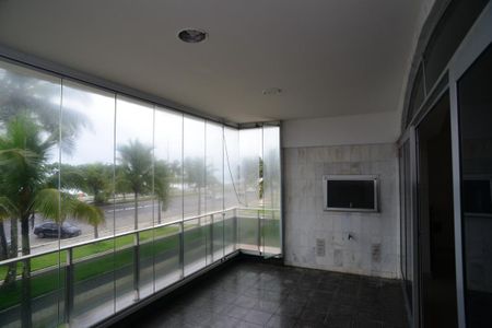 Apartamento à venda com 225m², 4 quartos e 3 vagasVaranda