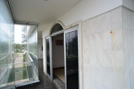 Apartamento à venda com 225m², 4 quartos e 3 vagasVaranda