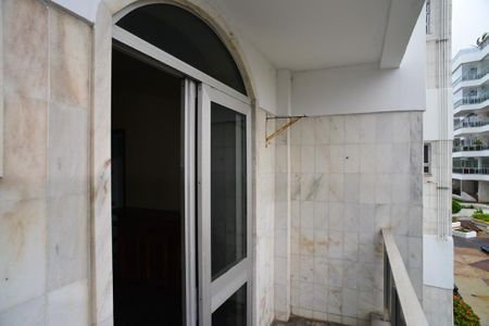 Apartamento à venda com 225m², 4 quartos e 3 vagasVaranda Escritório