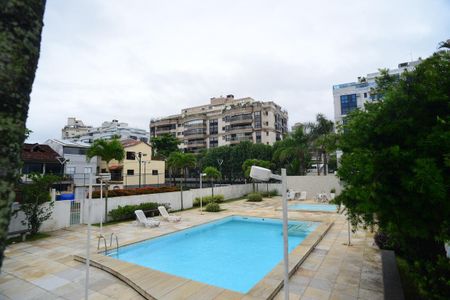Apartamento à venda com 225m², 4 quartos e 3 vagasÁrea Comum - Piscina
