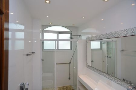 Apartamento à venda com 225m², 4 quartos e 3 vagasBanheiro Social